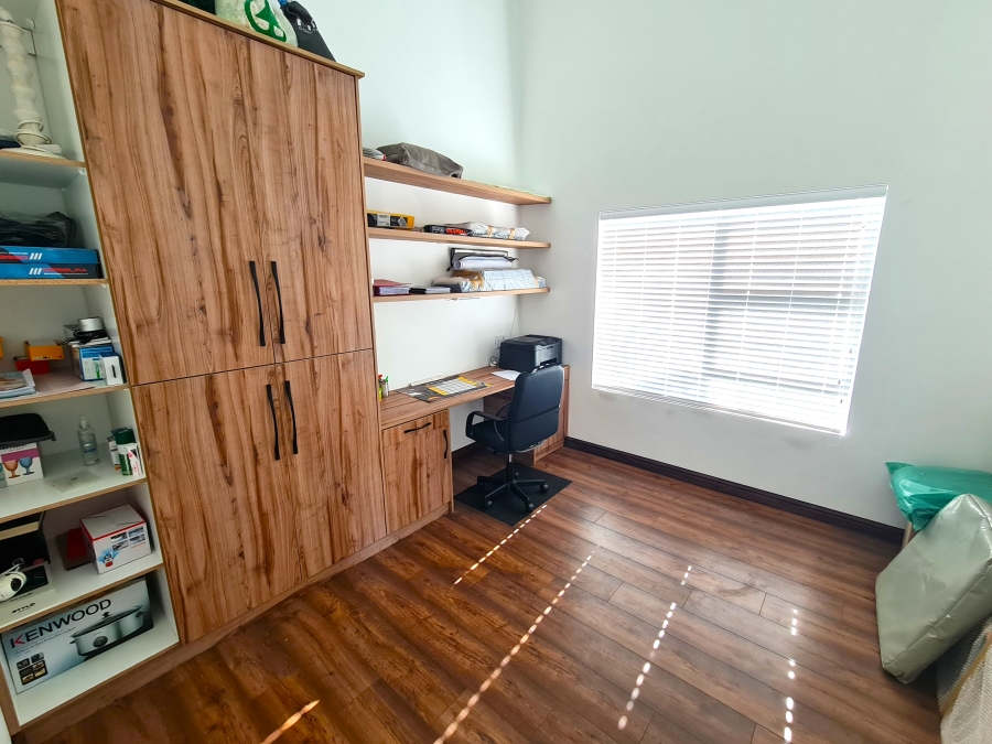 4 Bedroom Property for Sale in Noorsekloof Eastern Cape